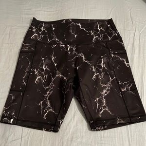 BUFFBUNNY MARBLE BIKER SHORTS